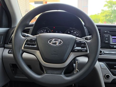 Used 2017 Hyundai Elantra SE FWD image 15