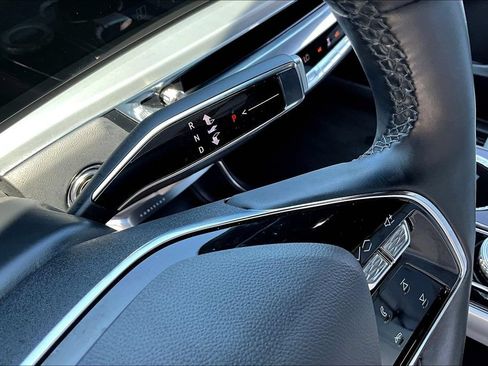 Used 2024 Cadillac Lyriq Luxury RWD image 18