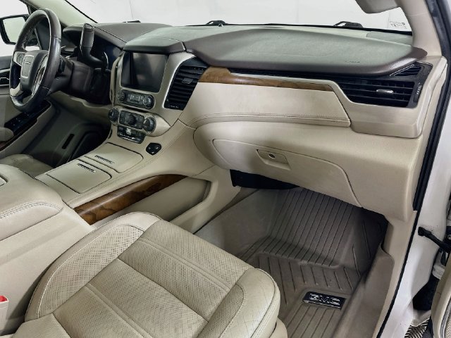 Used 2020 GMC Yukon XL Denali w/ Denali Premium Package AWD/4WD image 38