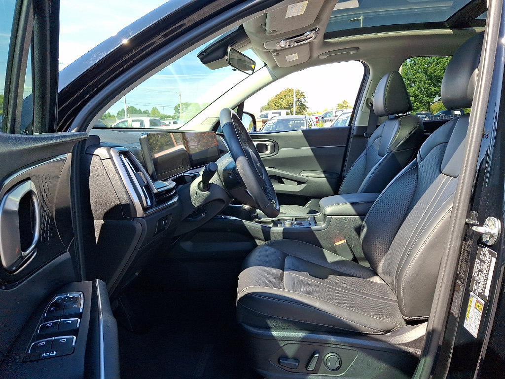 Used 2024 Kia Sorento S w/ Panoramic Sunroof Package FWD image 13