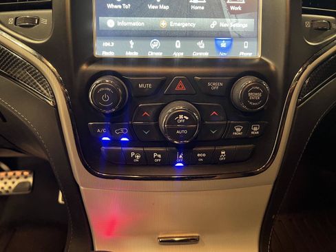 Used 2018 Jeep Grand Cherokee Trackhawk AWD/4WD image 19