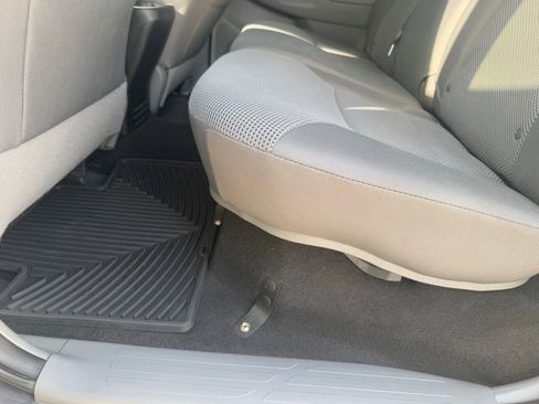 Used 2013 Toyota Tacoma 4x4 Double Cab image 23