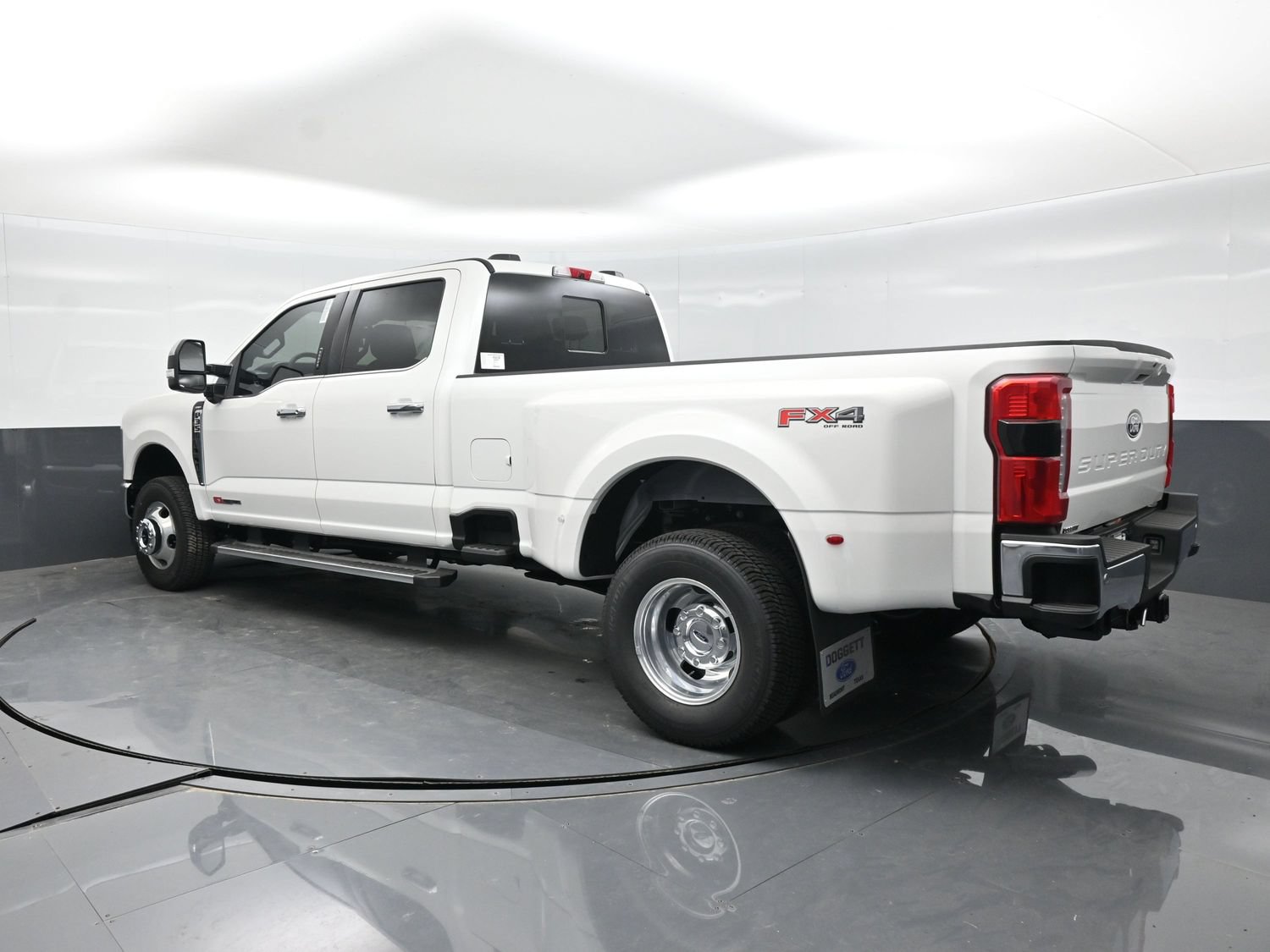 New 2027 Ford F350 Lariat w/ Lariat Premium Package AWD/4WD image 4