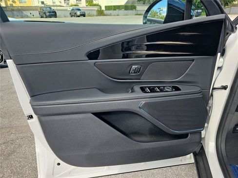 New 2026 Lincoln Nautilus Premier image 13