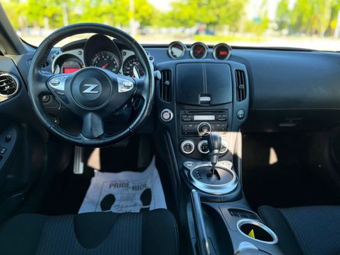 Used 2014 Nissan 370Z Coupe w/ Sport Package image 11