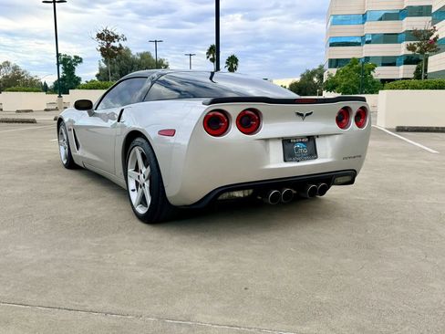 Used 2007 Chevrolet Corvette Coupe w/ Preferred Equipment Group RWD image 46