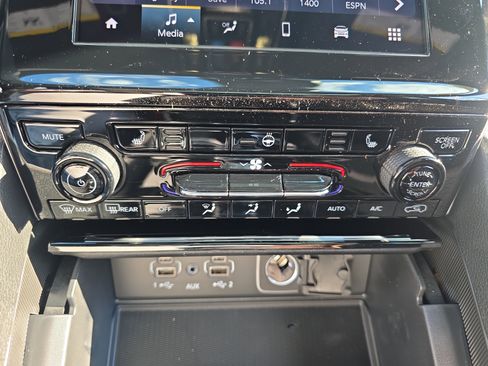 New 2025 Jeep Grand Cherokee Altitude w/ Trailer Tow Package image 8