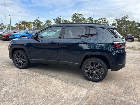 New 2026 Jeep Compass Latitude AWD/4WD image 5