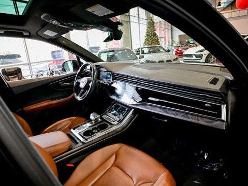 Used 2021 Audi Q7 3.0T Premium image 29