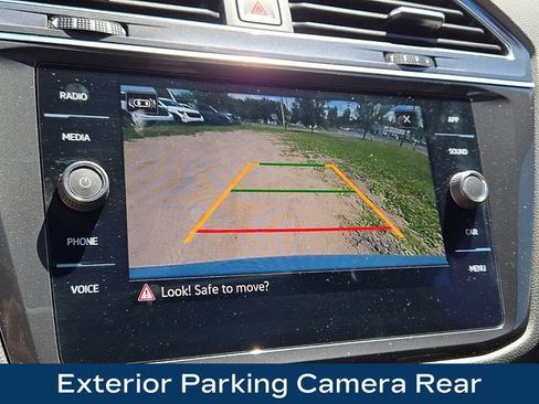 Used 2022 Volkswagen Tiguan SE R-Line AWD/4WD image 14