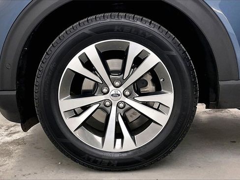 Used 2020 Ford Explorer Platinum w/ Premium Technology Package image 10