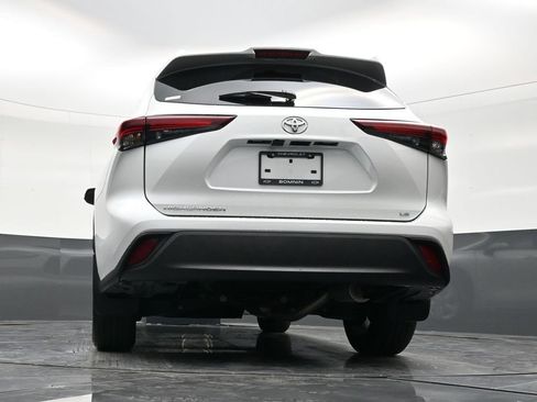 Used 2025 Toyota Highlander LE image 23