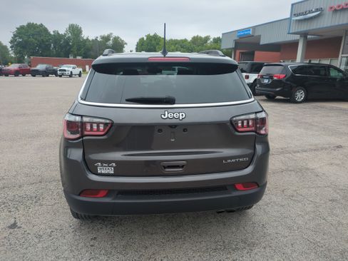 Used 2022 Jeep Compass Limited AWD/4WD image 3