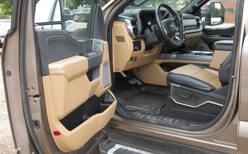 Used 2023 Ford F350 Lariat w/ Chrome Package AWD/4WD image 10