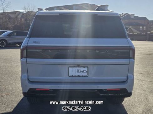 New 2026 Lincoln Navigator L Reserve AWD/4WD image 12