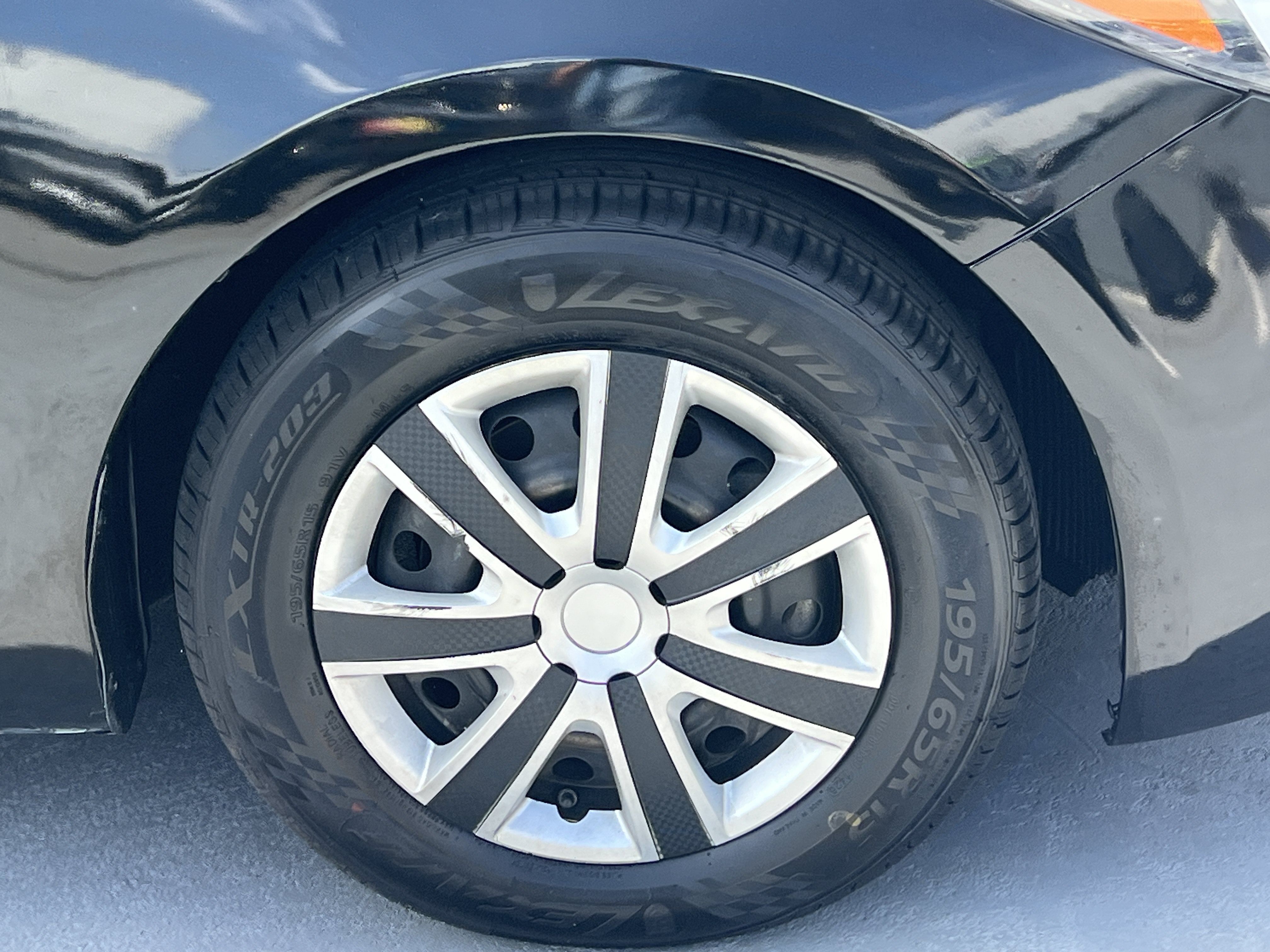 Used 2017 Kia Forte LX FWD image 14