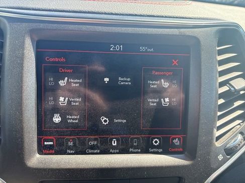 Used 2020 Jeep Cherokee Trailhawk AWD/4WD image 11