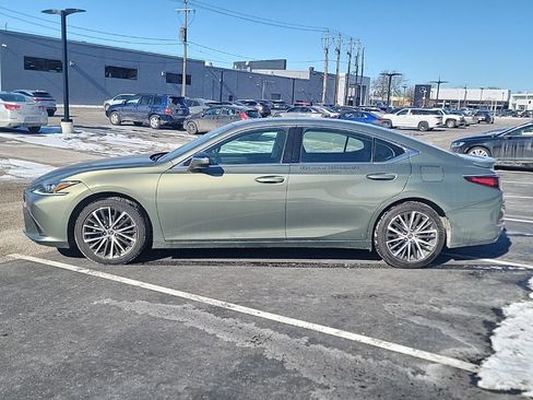 Used 2024 Lexus ES 350 w/ Premium Package image 2