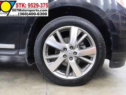 Used 2014 Nissan Pathfinder Platinum FWD image 22