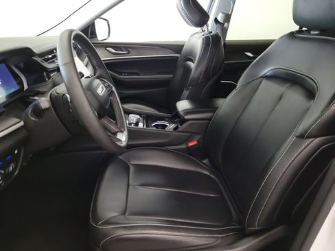 Used 2023 Jeep Grand Cherokee 4WD 4xe image 17