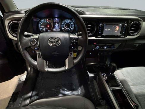 Used 2019 Toyota Tacoma SR5 RWD image 35