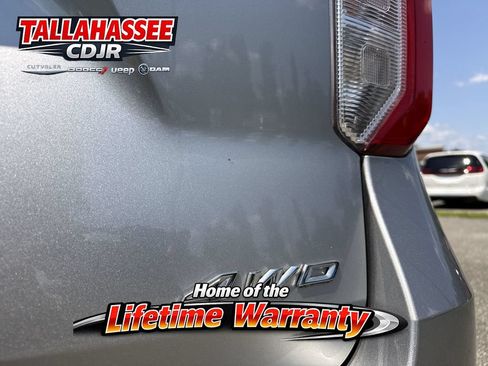 Used 2021 Ford Explorer XLT w/ Equipment Group 202A AWD/4WD image 4
