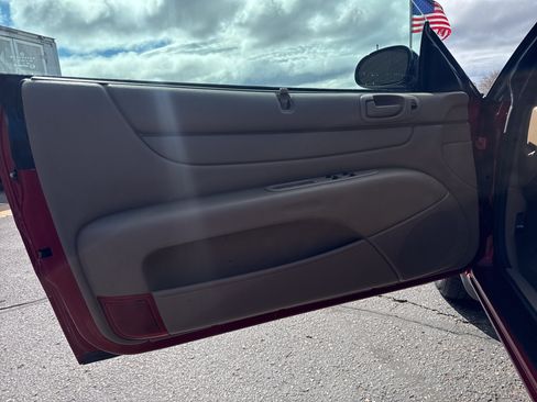 Used 2003 Chrysler Sebring GTC FWD image 17