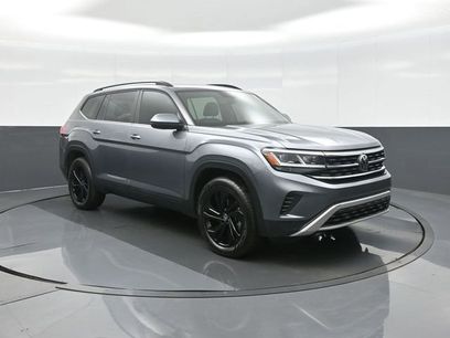 Used 2023 Volkswagen Atlas SE w/ Panoramic Sunroof Package