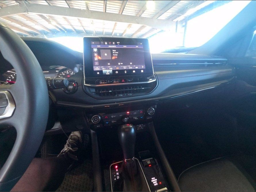 Used 2025 Jeep Compass Trailhawk AWD/4WD image 11