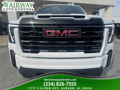 Used 2024 GMC Sierra 2500 AT4 w/ Technology Package image 3