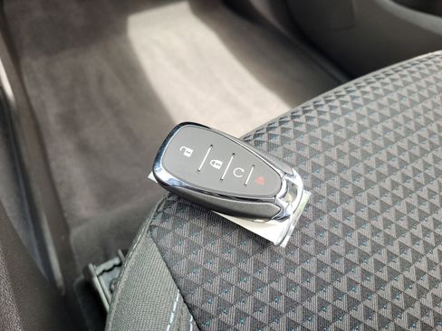 Used 2023 Chevrolet Bolt EUV LT w/ Redline Edition image 21