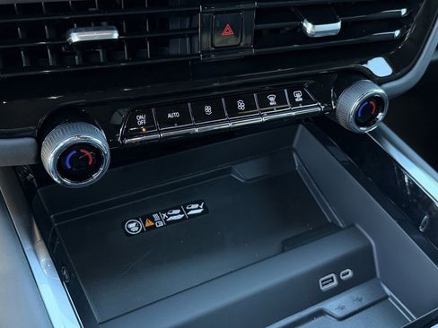 New 2026 Chevrolet Suburban Premier w/ Sun And Tow Package image 17