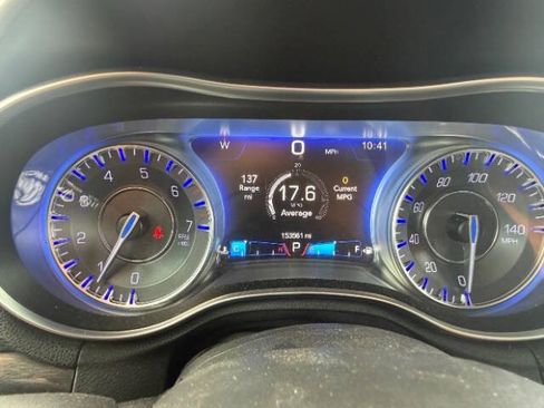 Used 2016 Chrysler 300 Limited RWD image 13