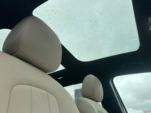 Certified 2025 Mercedes-Benz GLB 250 image 17