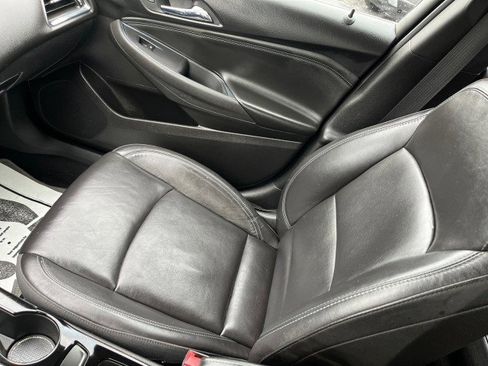 Used 2018 Chevrolet Cruze Premier FWD image 35