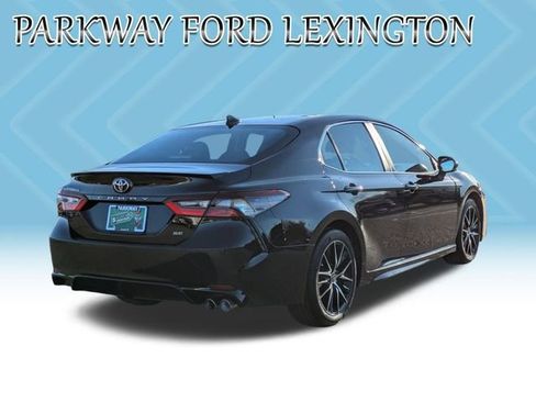 Used 2022 Toyota Camry SE image 8