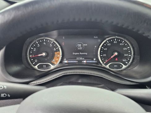 Used 2021 Jeep Renegade Latitude w/ Sun & Sound Group AWD/4WD image 29