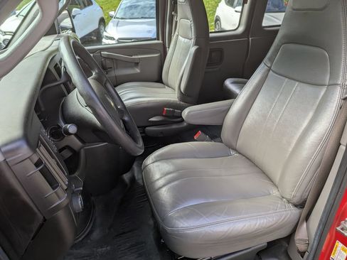 Used 2022 Chevrolet Express 3500 LS RWD image 13