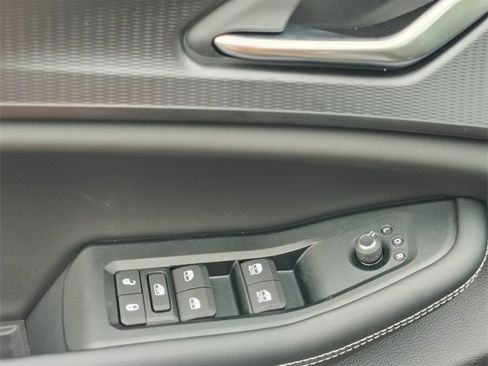 New 2025 Jeep Grand Cherokee L Altitude image 13