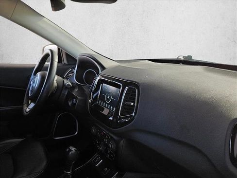 Used 2021 Jeep Compass Latitude image 24