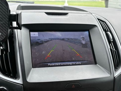 Used 2020 Ford Edge SE FWD image 10