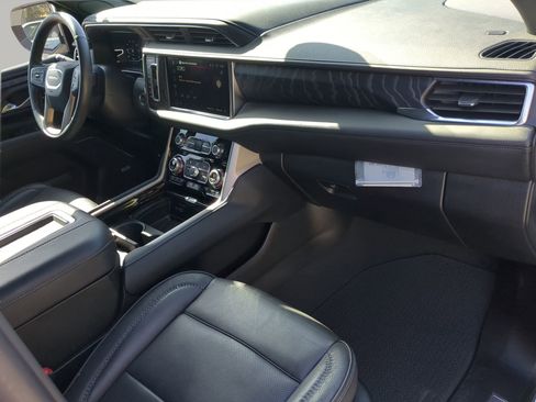 Used 2024 GMC Yukon XL Denali image 41