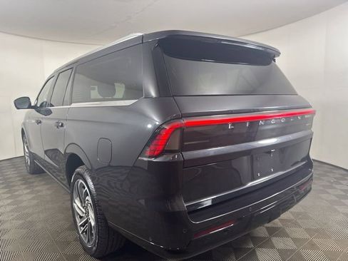 Used 2025 Lincoln Navigator L Reserve image 6