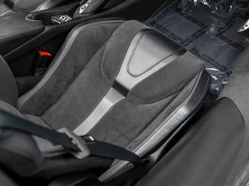 Used 2023 McLaren 720S Spider image 36