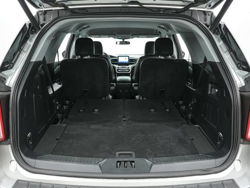 Certified 2023 Ford Explorer XLT w/ Equipment Group 202A AWD/4WD image 21