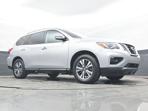 Used 2020 Nissan Pathfinder SL image 21