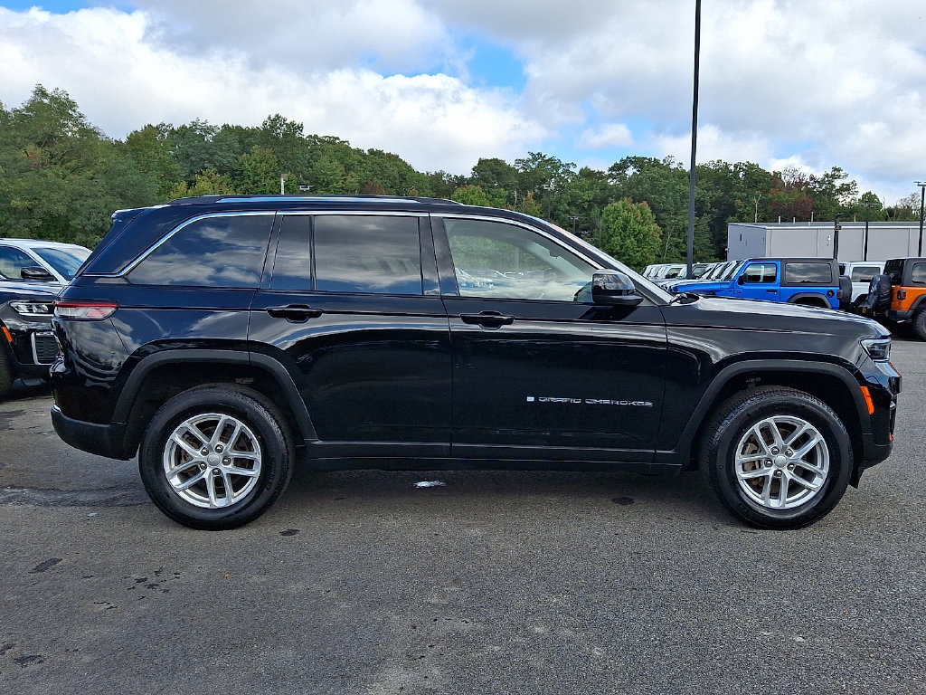 Certified 2023 Jeep Grand Cherokee Laredo X AWD/4WD image 7