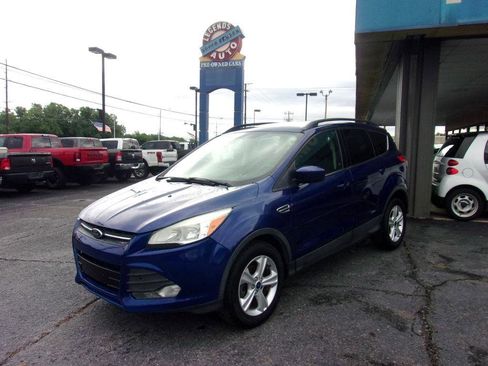 Used 2015 Ford Escape SE w/ Equipment Group 201A image 1