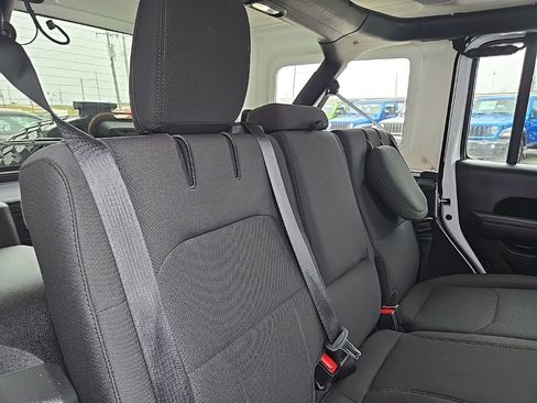 Used 2023 Jeep Wrangler Unlimited image 94