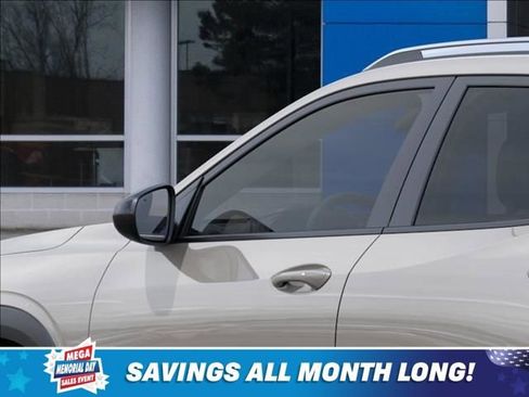New 2026 Chevrolet Trax ACTIV w/ Sunroof Package FWD image 12
